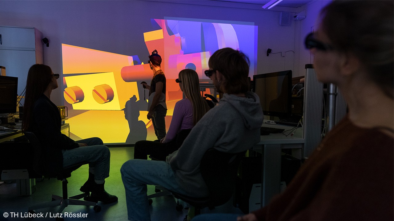 VR and 3D Vizualisation at University in Lübeck for students here at a powerwall