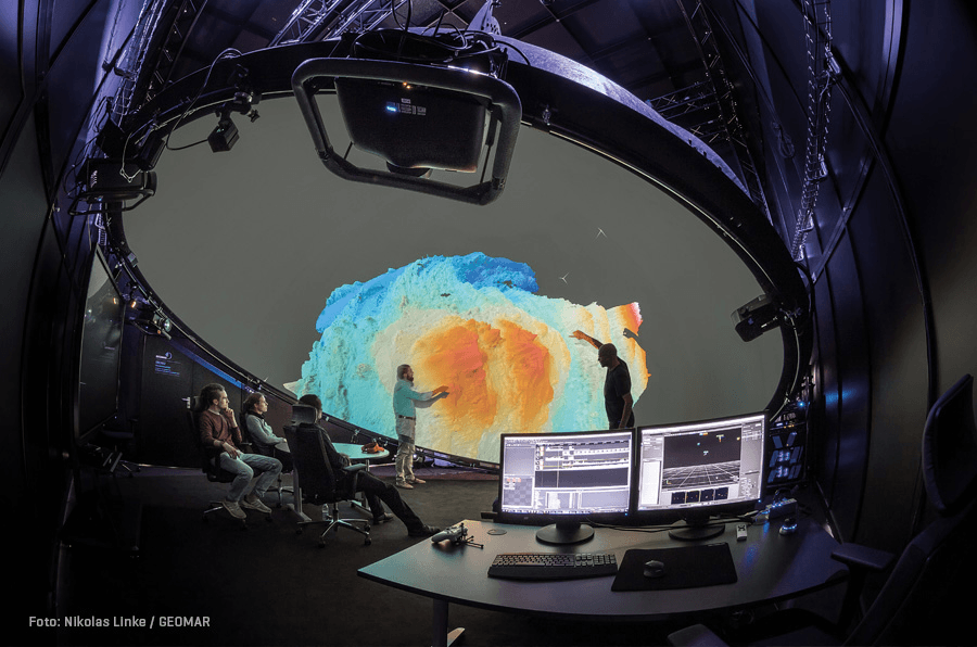more3D VR Dome (similiar to a VR CAVE) with using VR Viewer moreViz