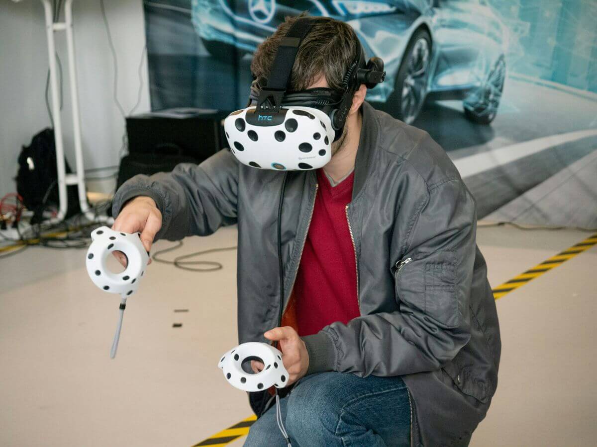 VR HMD in use